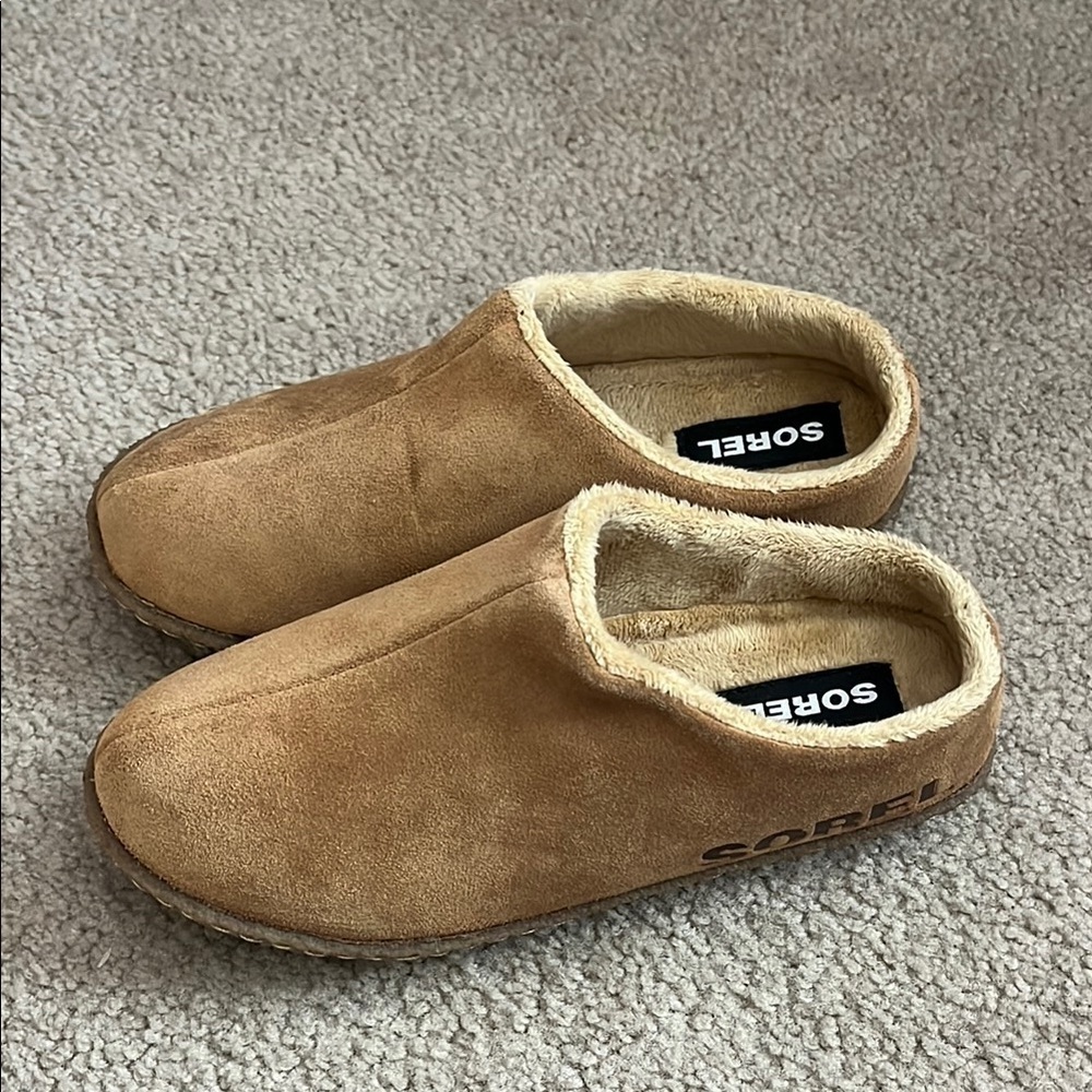 “Sorel Slippers size 4”